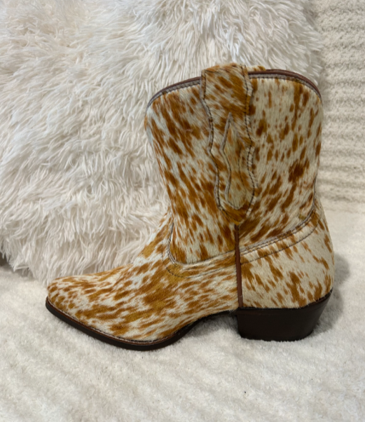 myra Cowdie Western Hairon